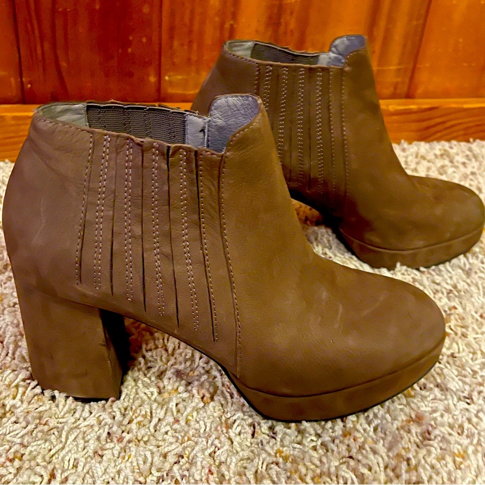 Eileen Fischer booties - size 8. Worn twice.